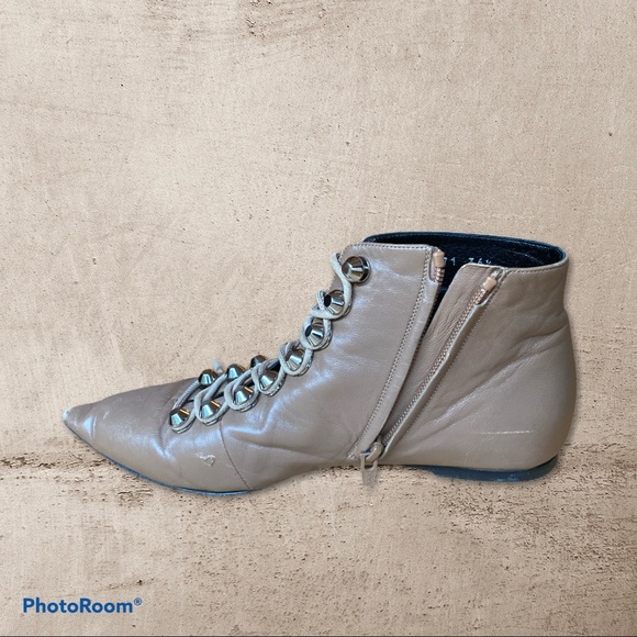 BALENCIAGA Tan Leather Pointed toe Booties - Picture 5 of 5